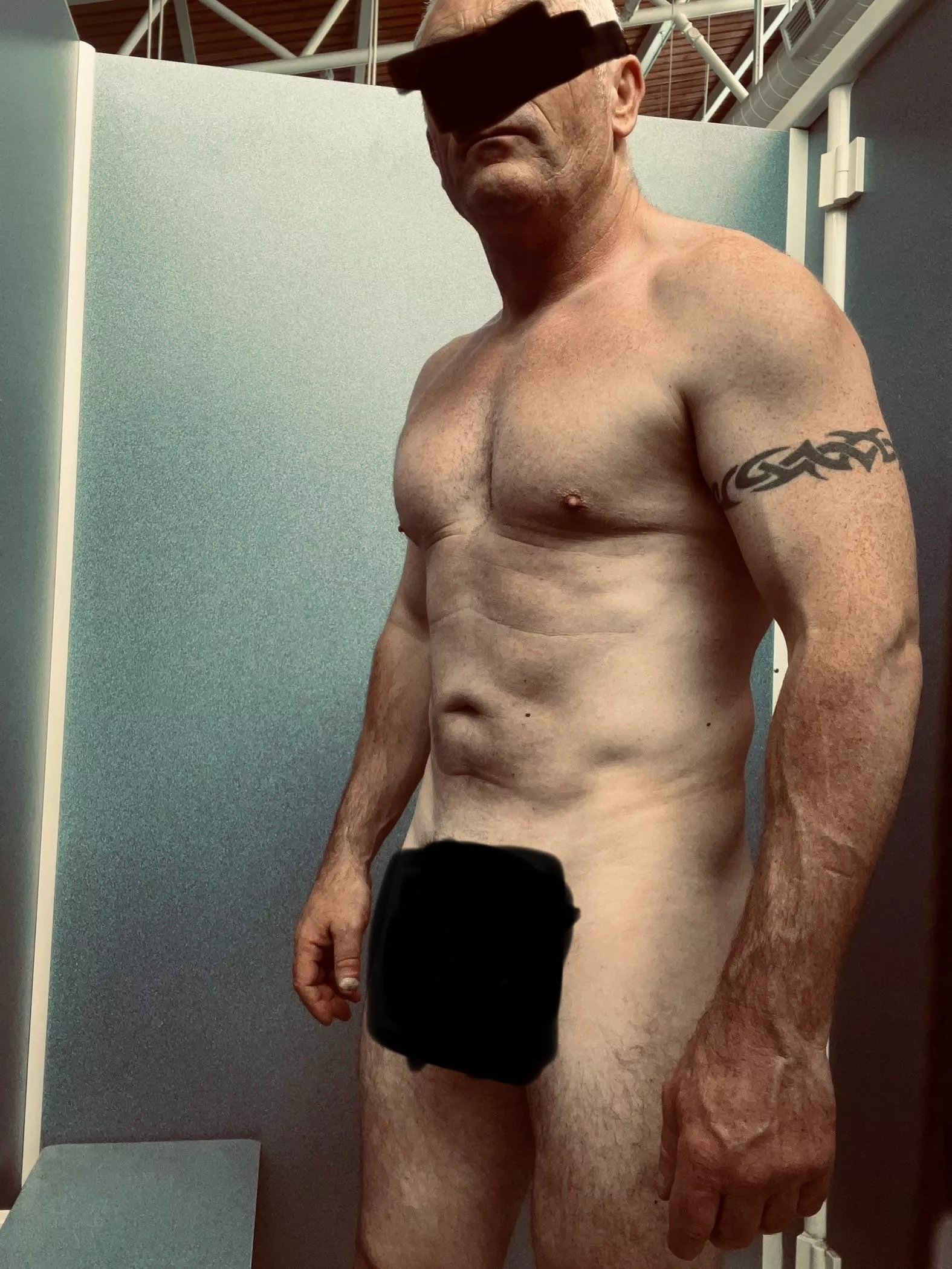 53 [M4FM] (Edinburgh) Mature guy seeking mature ladies. 