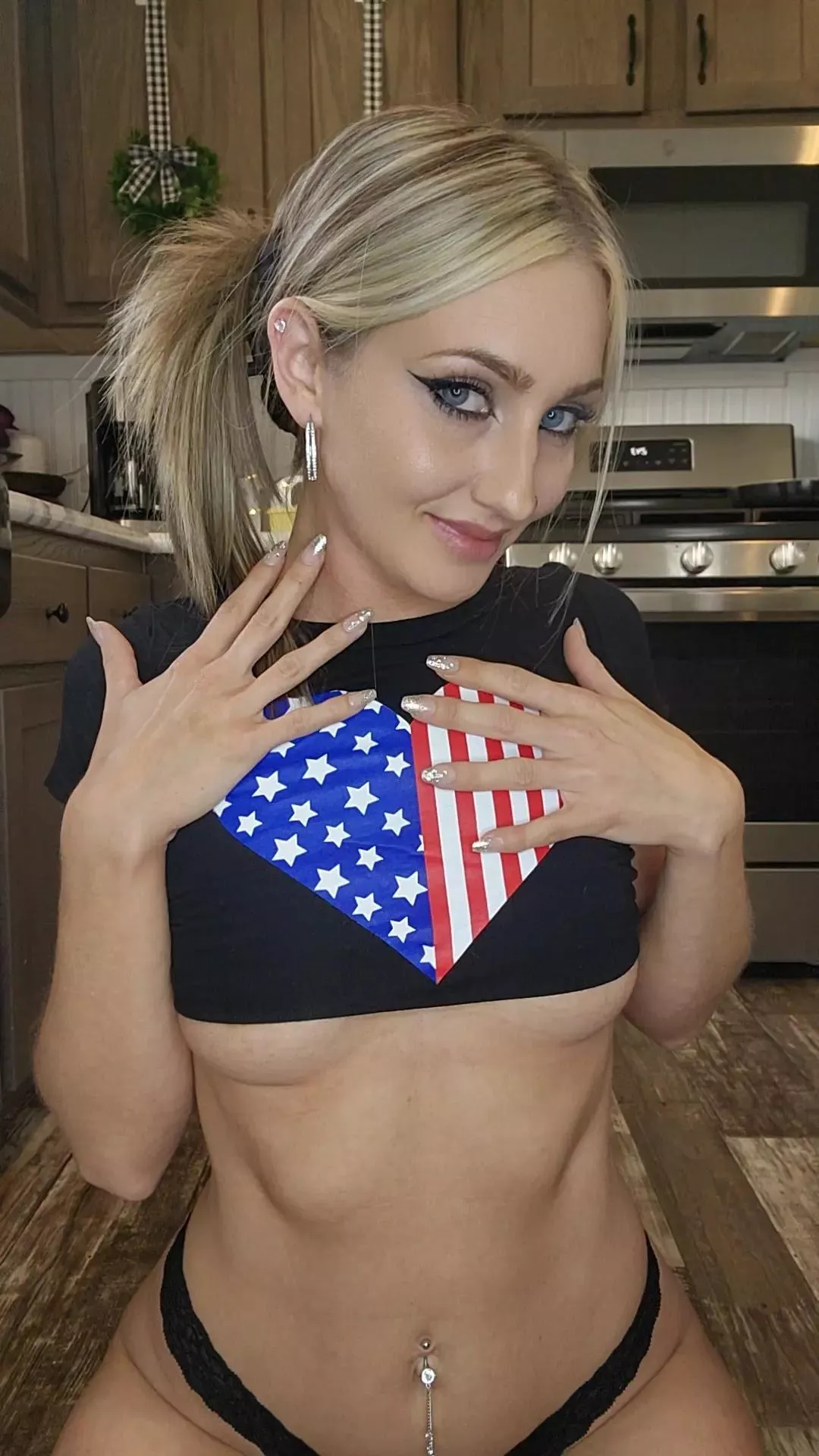 All American milf. ❤️🤍💙