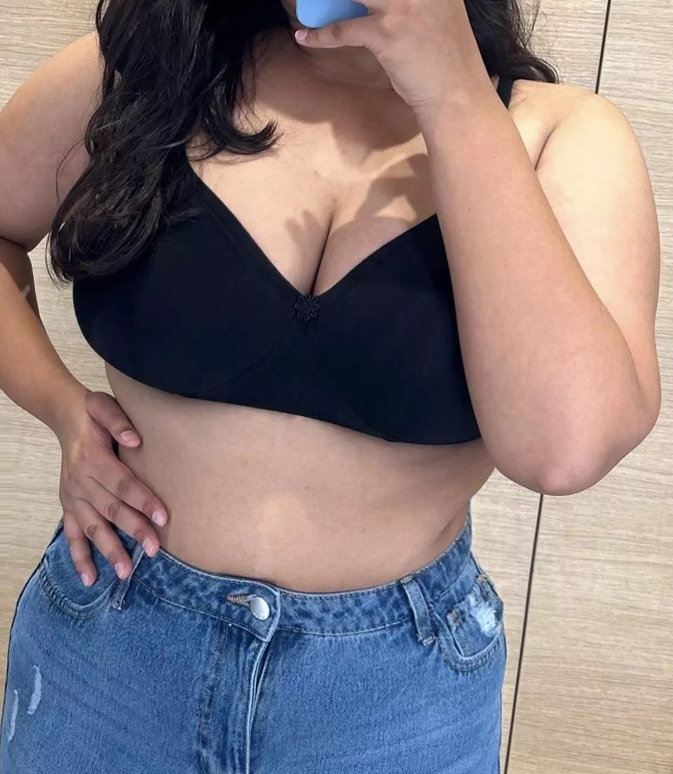 Am I the only one who likes his girl in normal bra?