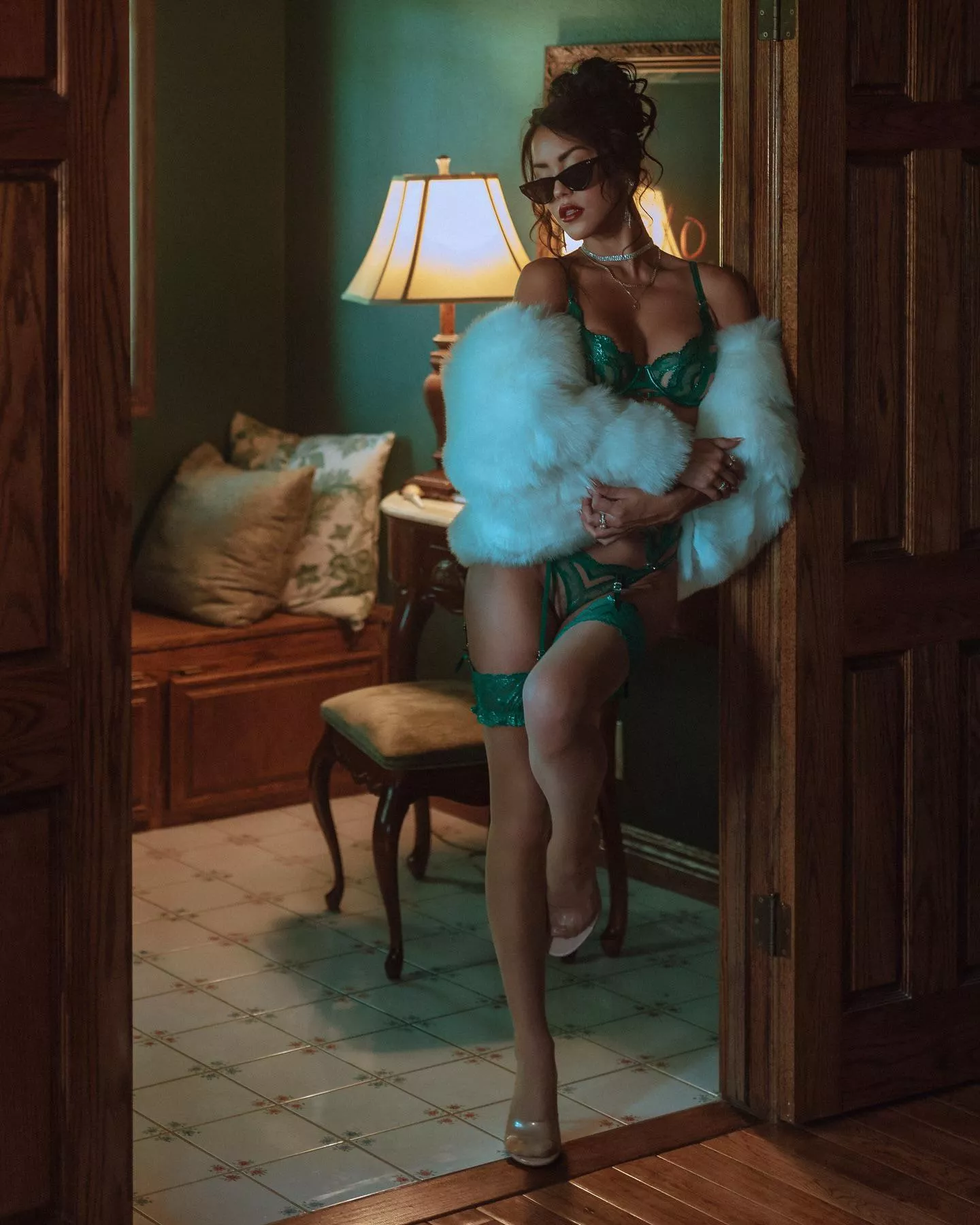 Another glamour shot of Alina in that gorgeous green lingerie 