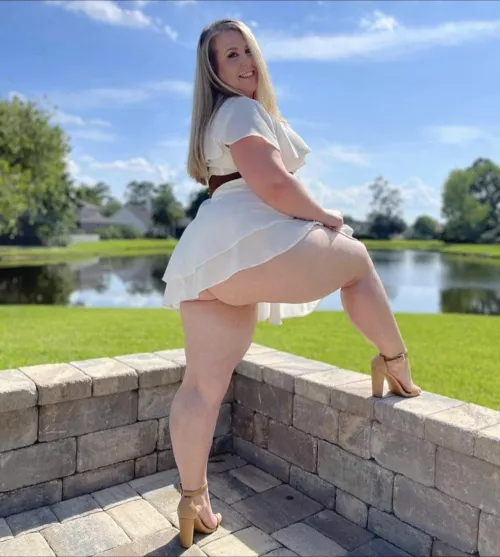 BBW Wearing Heels 