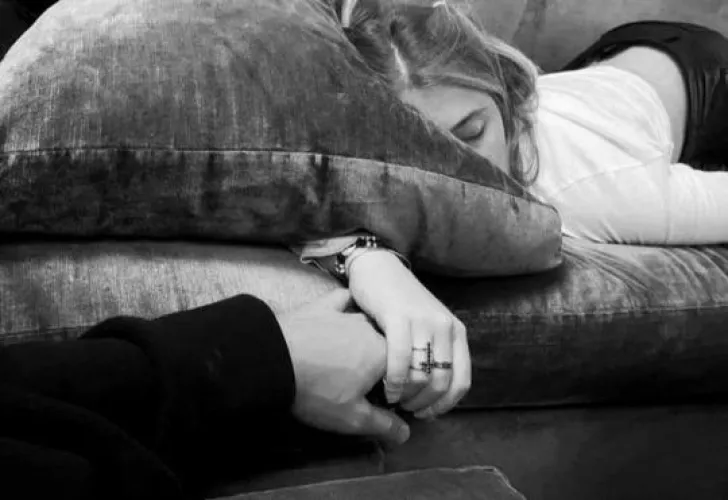 Be clingy with me. Always talk to me. Annoy me. Send me selfies. Tell me about your day. Come to me when you overthink. I really love those things.