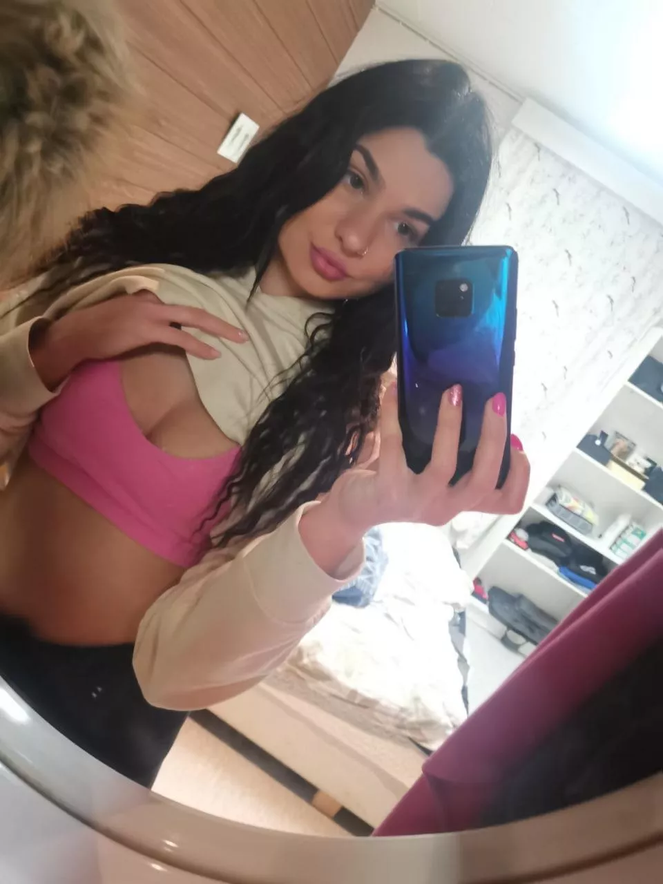 Chasing that adrenaline rush I know the best cardio happens in bed 😍
