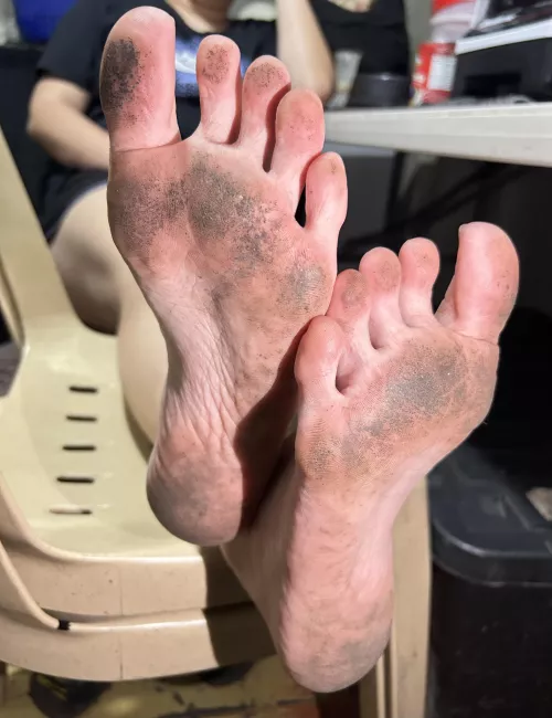 Crawl to me and lick em clean