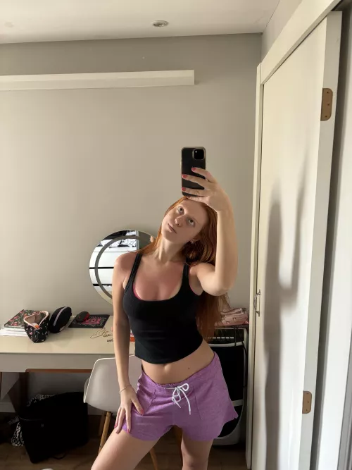 Do you like tanned cleavage too?