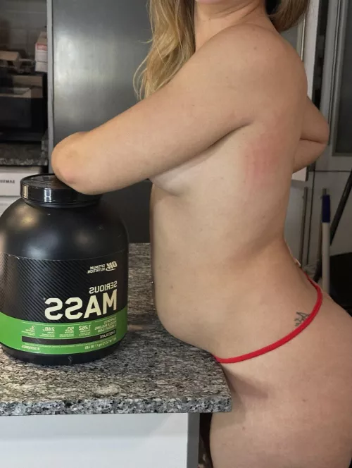 Drop ❤ and I'll share you my nudes eating. Only 100 first ones who want to see my belly