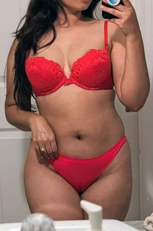 F25 upvote if you like my outfit! What caught your eye?