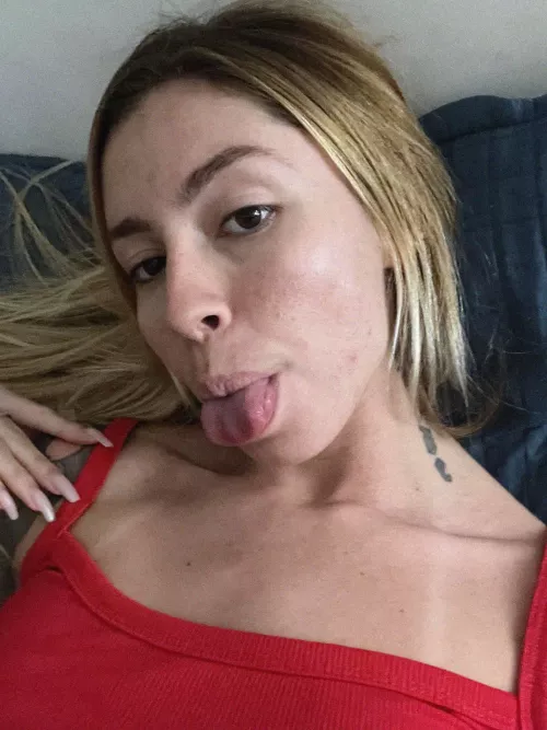 Feeling playful and a little naughty. let’s chat???