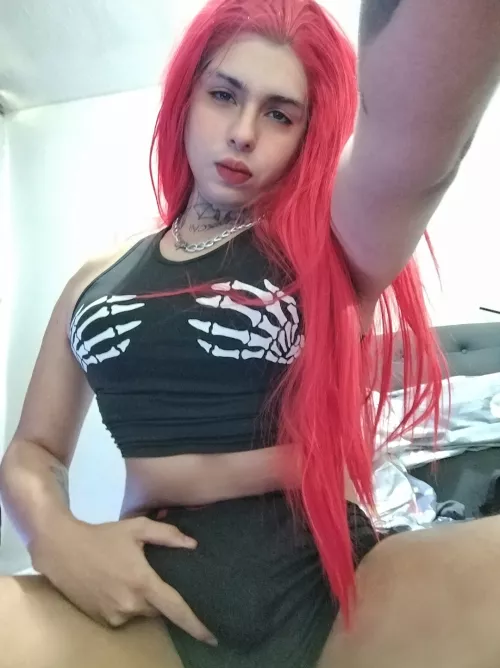 Get on your knees to clean my feet, sniff my ass, lick my cock and GOON! 