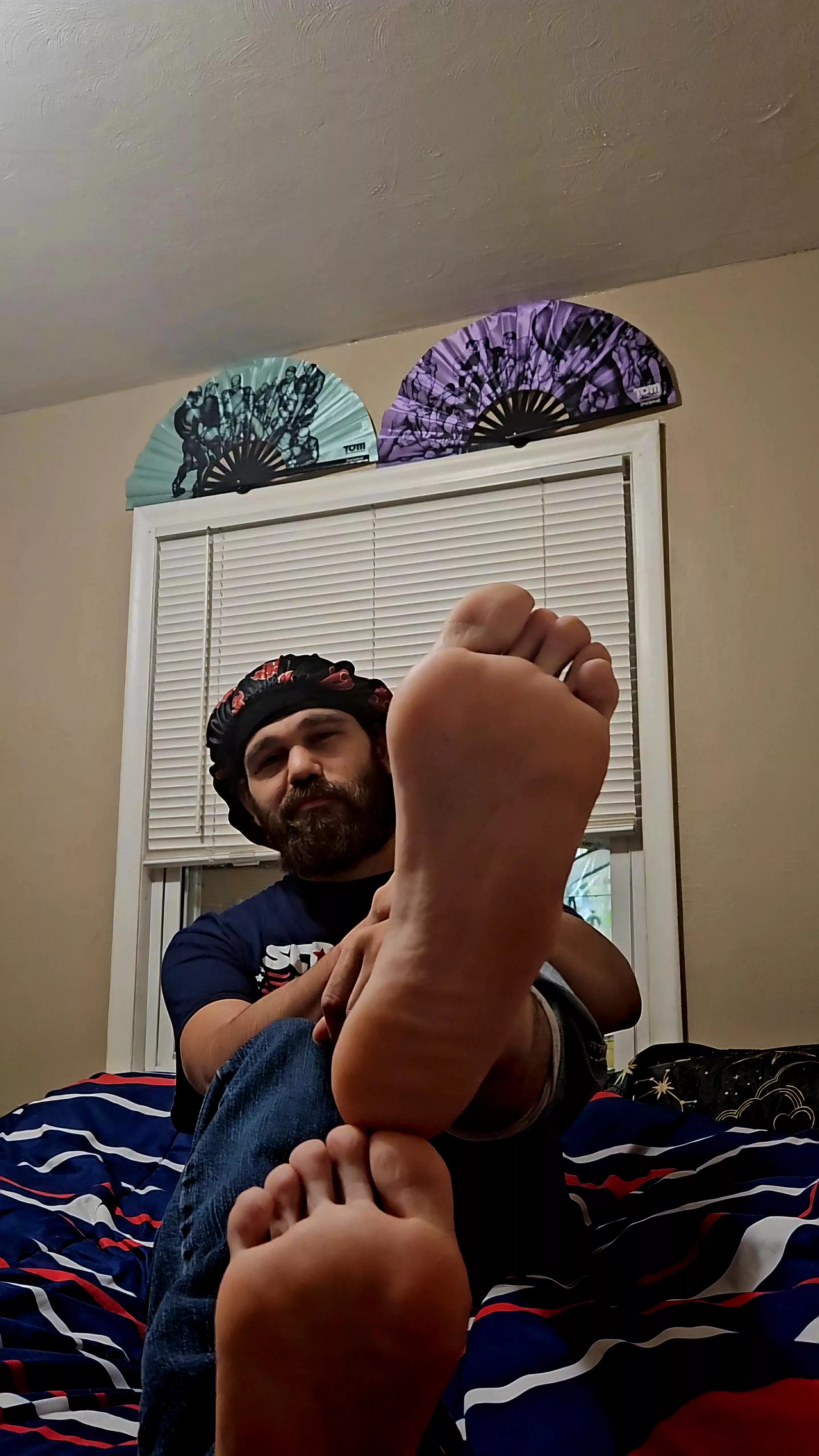 Give my feet a lick 😈 