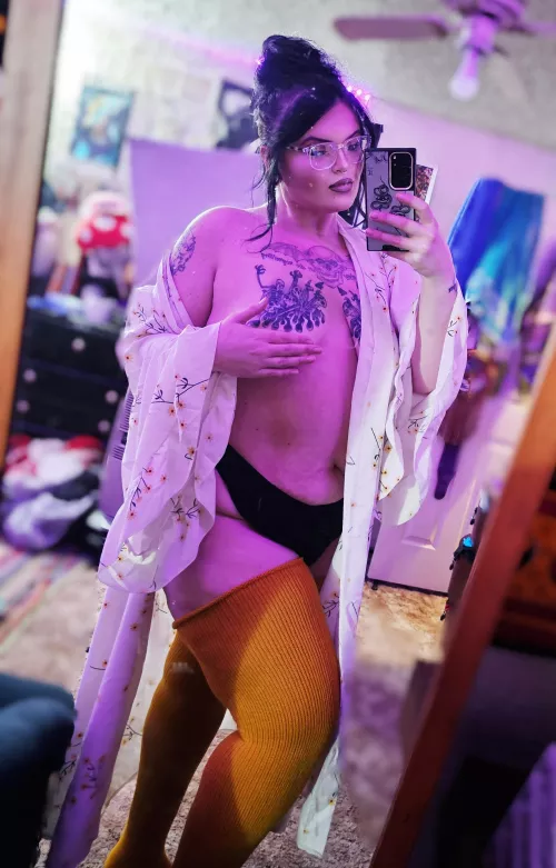 Good afternoon my Oklahoma babes. Hope your day is going well. 