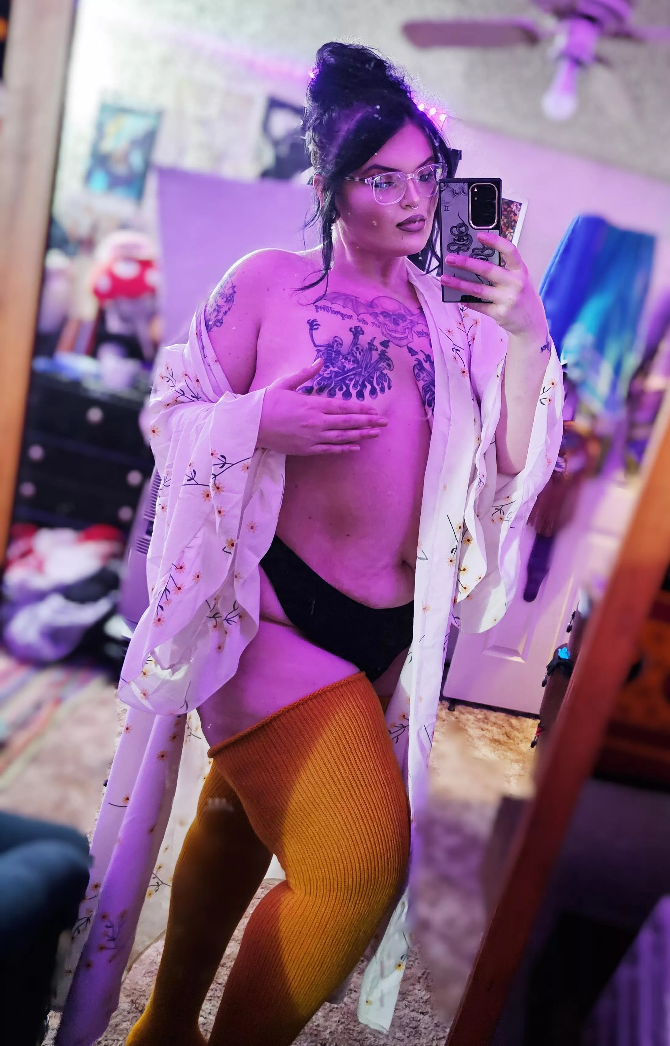 Good afternoon my Oklahoma babes. Hope your day is going well. 