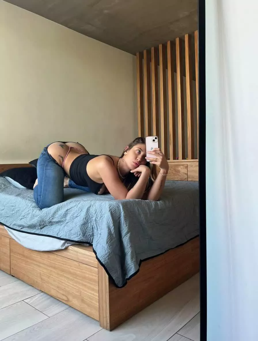 Horny teacher looking some naughty fun tonight