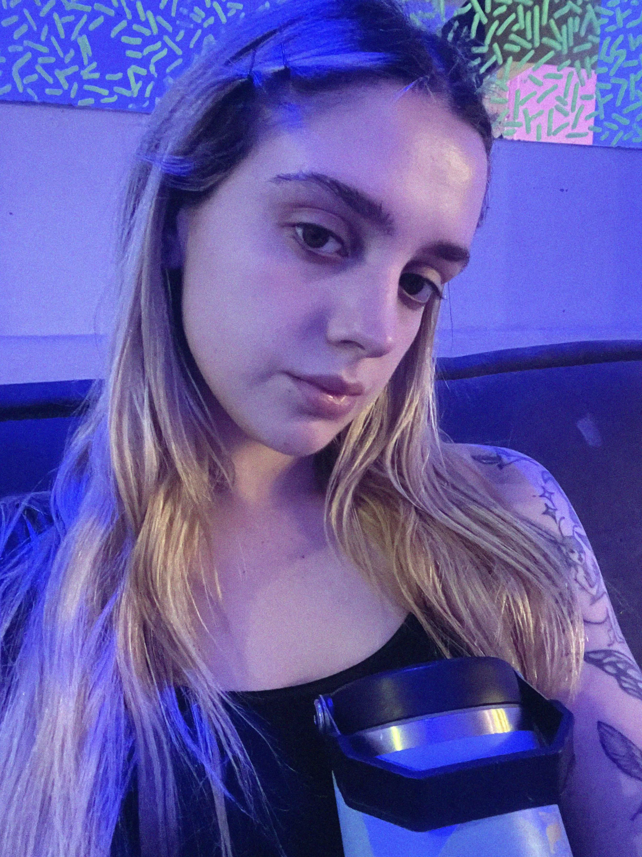 I could be studying but your message might be more fun than any textbook, excite me! 18F