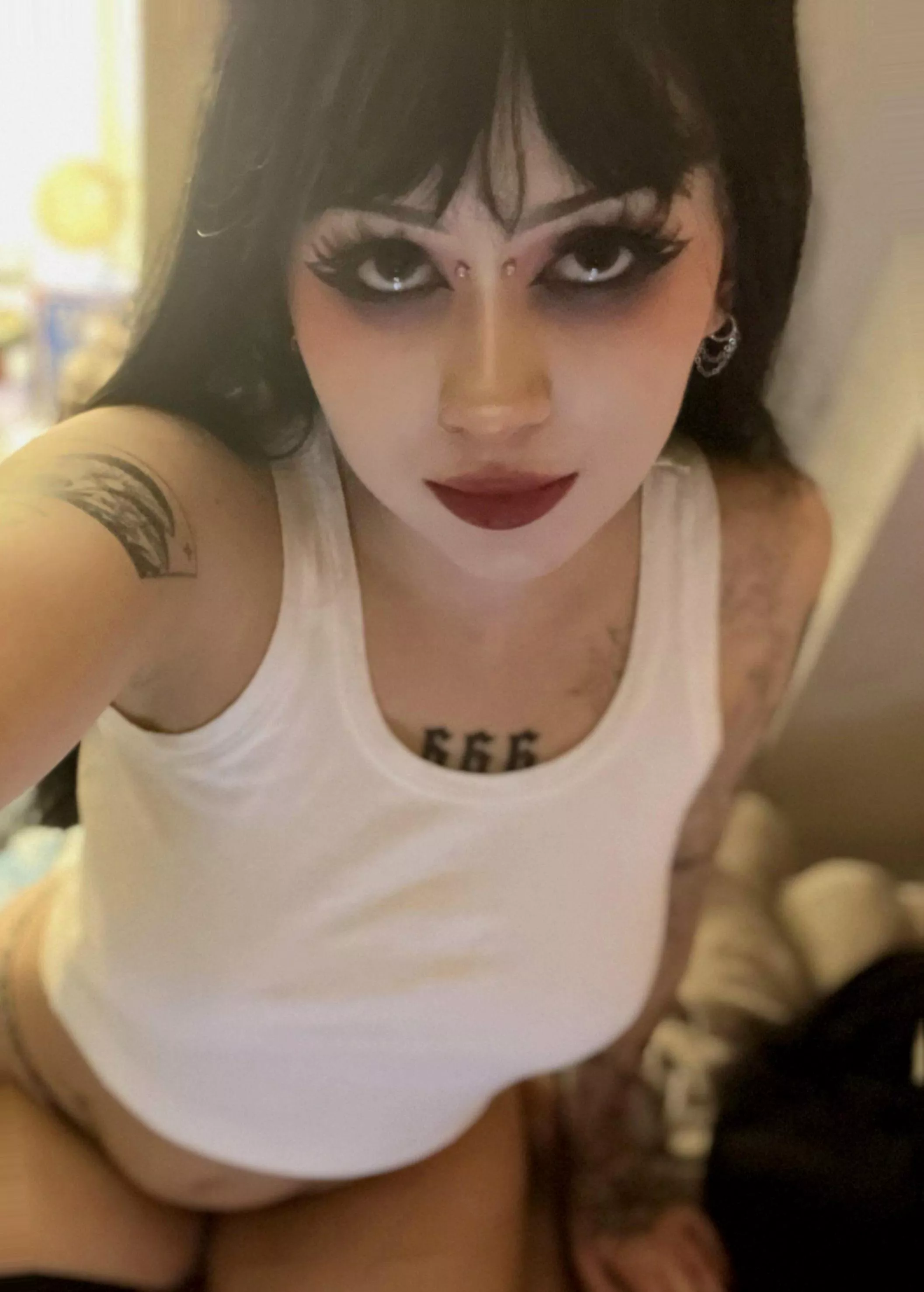 i don't have anyone to share my selfies with... just a nightly habit of taking one before bed ;>