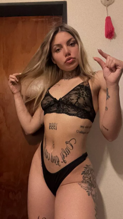 I know you are a little loser!!! I want to humiliate you and use you all weekend!!! Send me a DM and I will destroy your masculinity