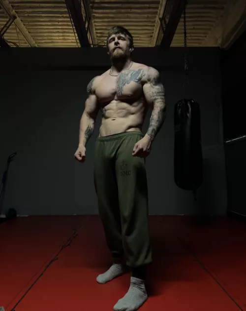 I love when people stare in the gym. 😈