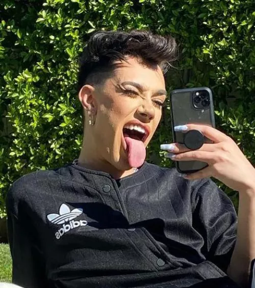 I wanna coat his tongue 💦