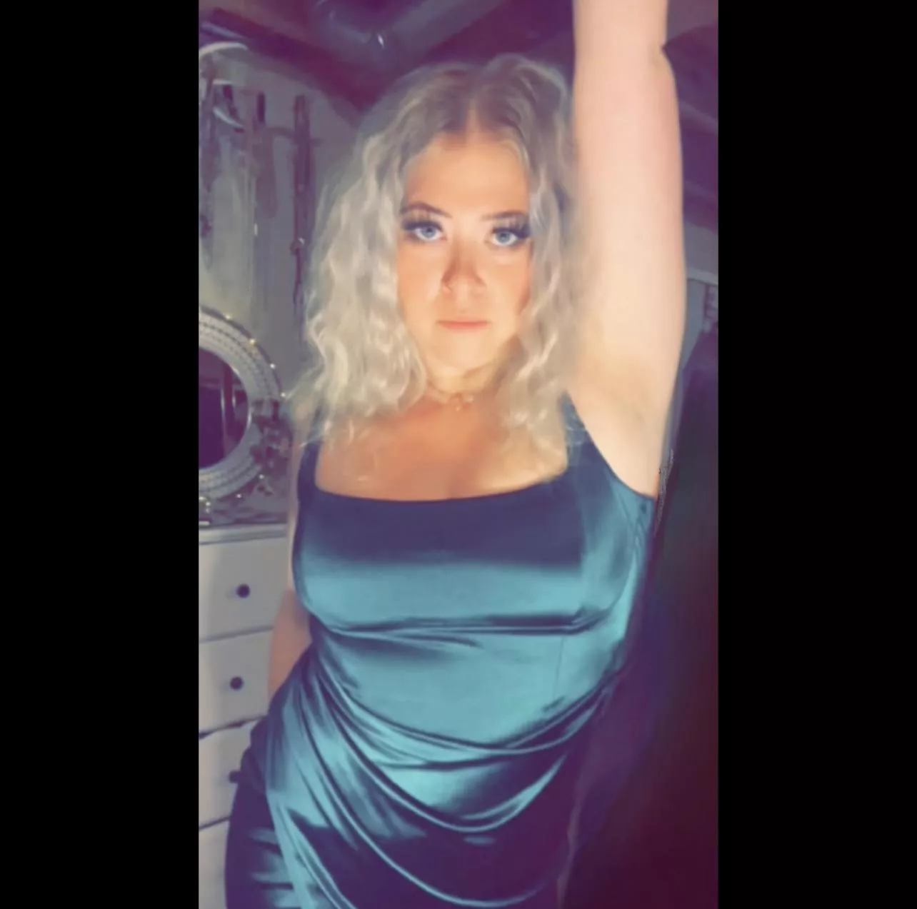 I want to be your favorite girl 🍏🖤