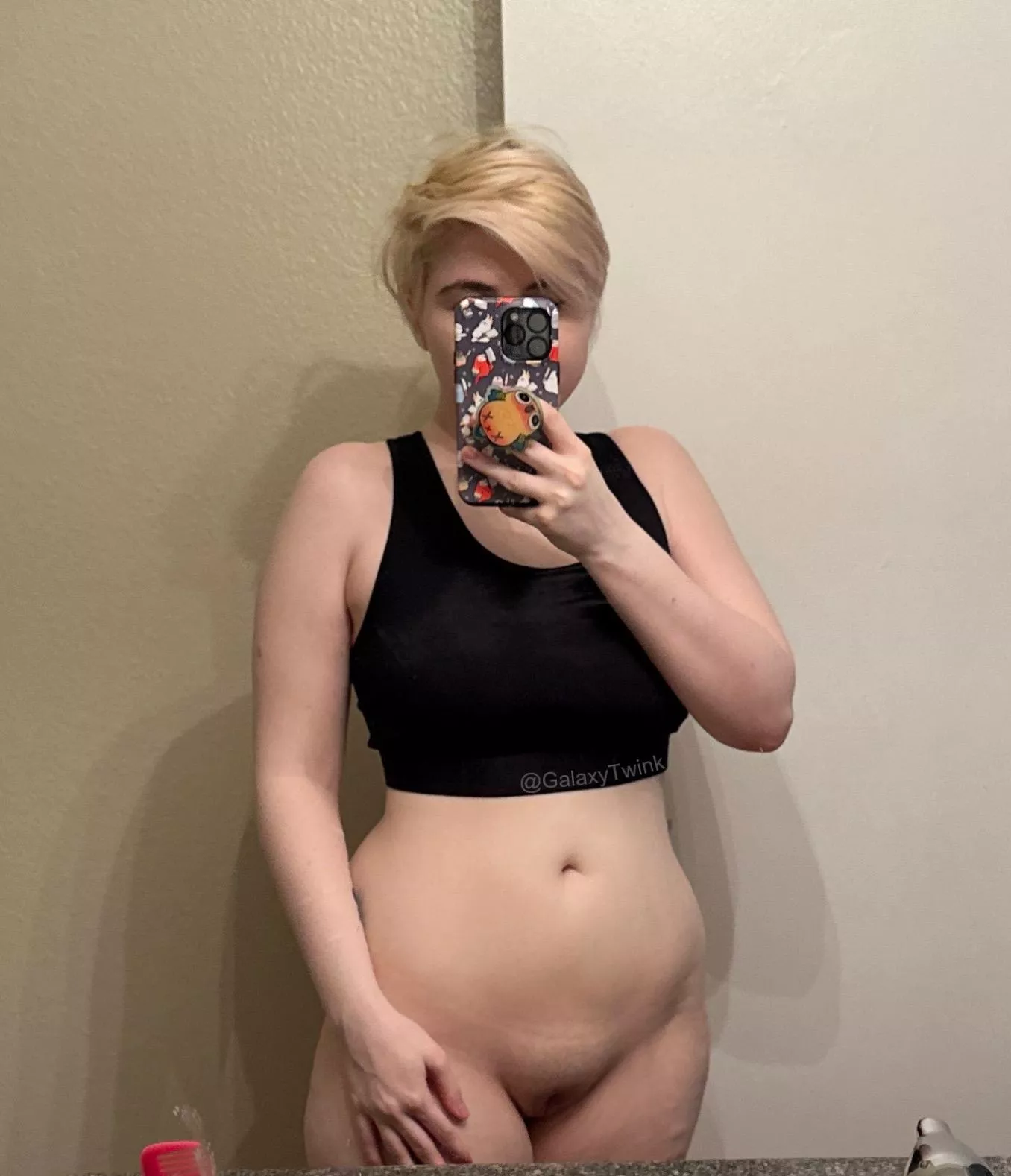 If we were roommates, would you fuck me? 