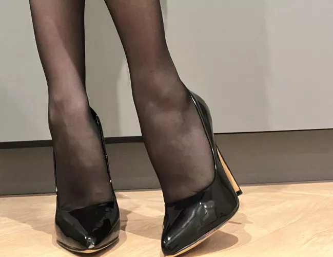 Ill allow you to look at my heels only