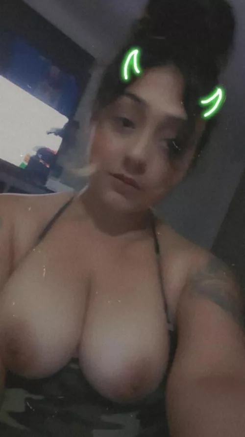 I'll be in town [f]or a week friday-friday I'll eat in town late tomorrow 