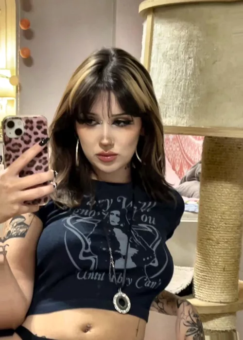 i’m freezing right now, and it’s tempting to have someone come over to warm me up.. >.<