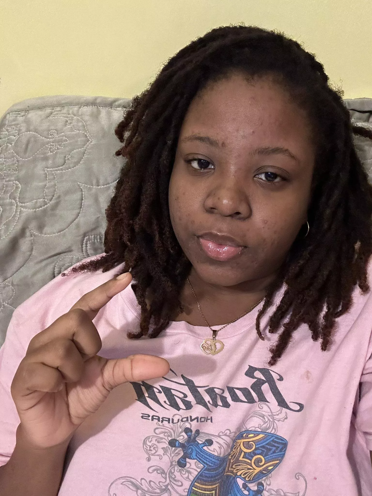 Is being pretty all it takes to take all your money 😘