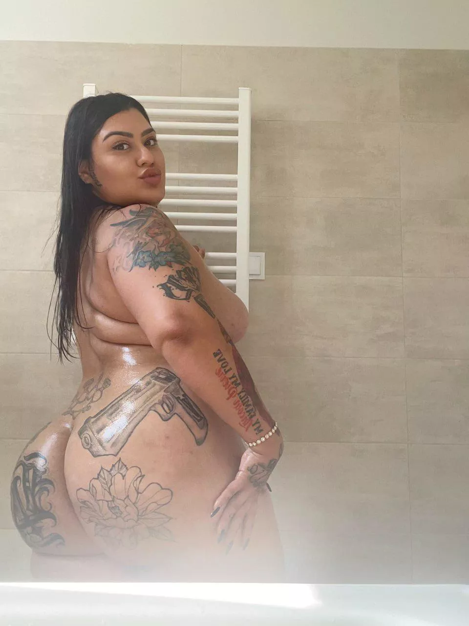 It’s a pretty boring day.. I had to spice it up in my way
