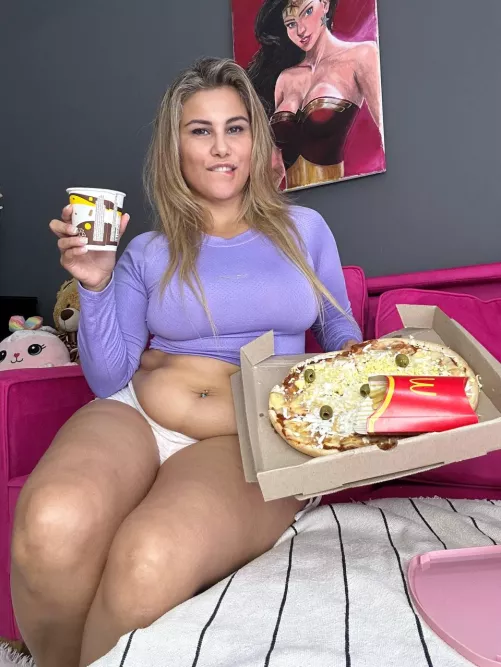 Just a little snack 🤤