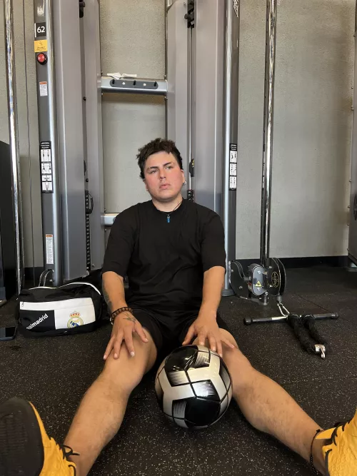 Leg and thigh days continue we're getting better every day.