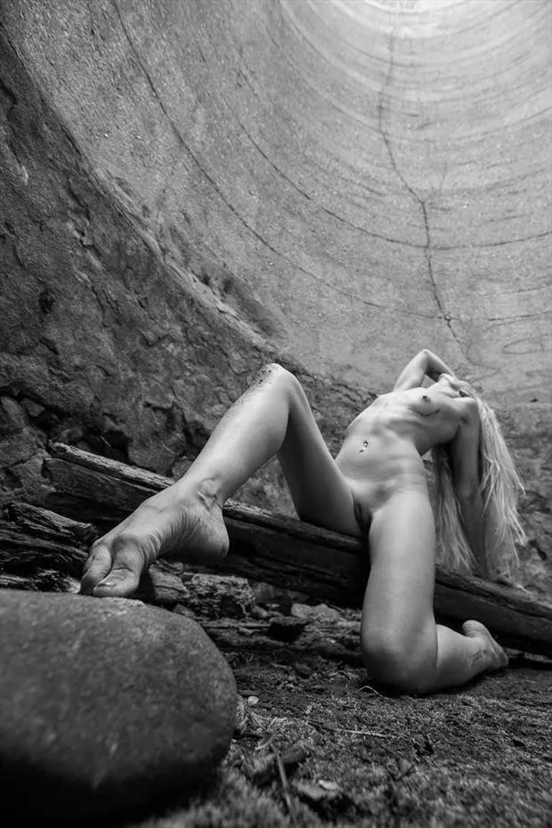 Legs in the Silo, by Dorola