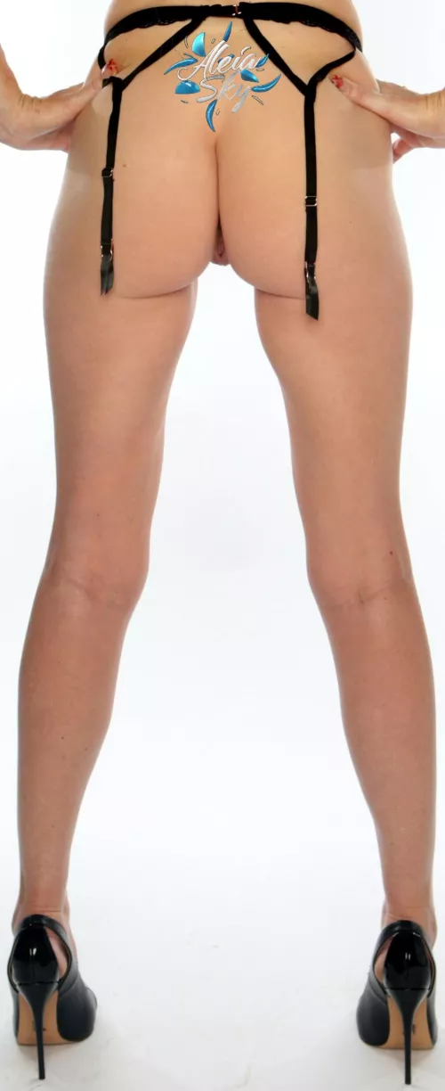 Let me dominate you (f)