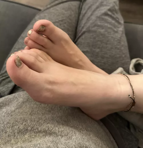 Like my festive pedicure? 