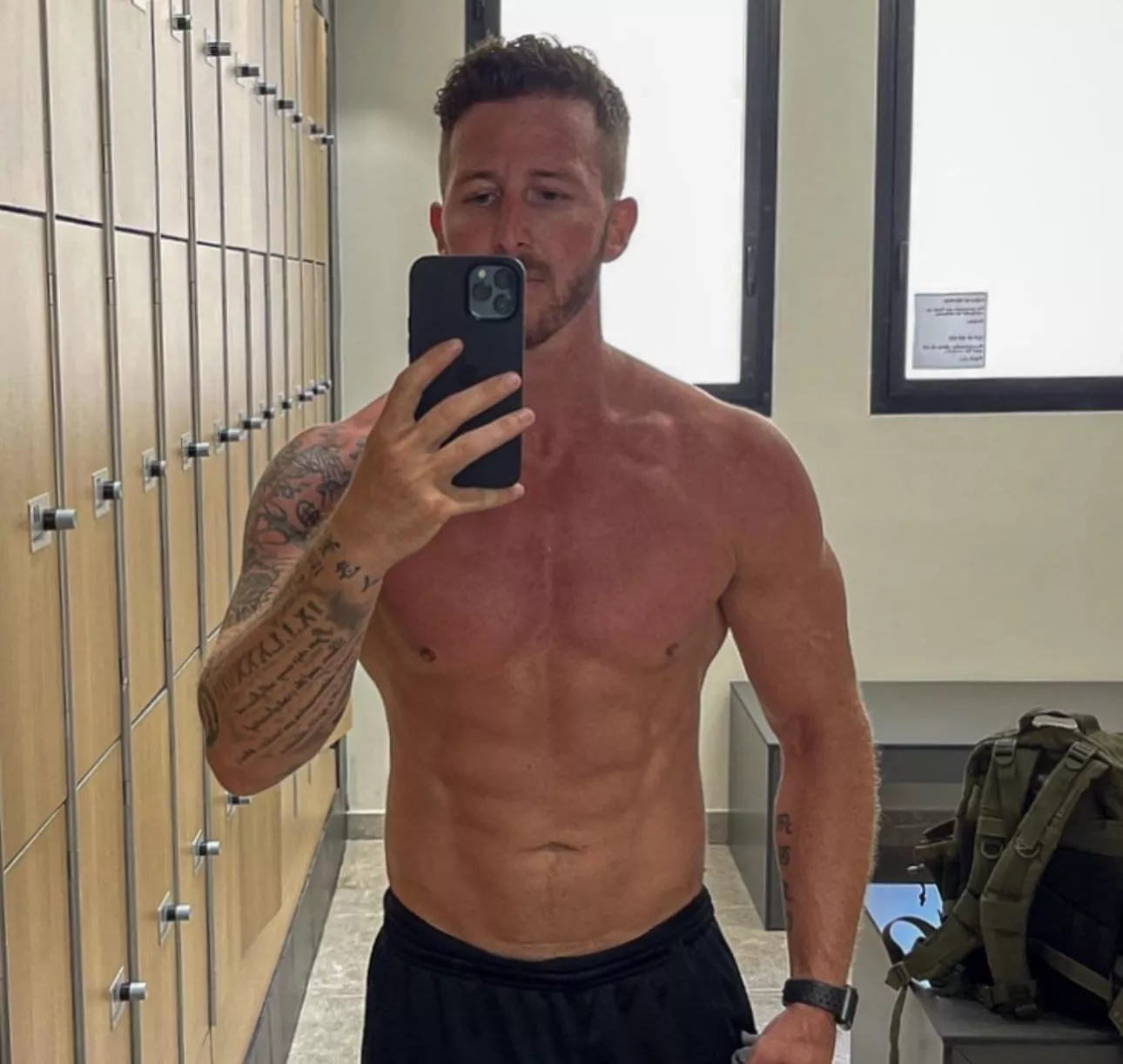 Locker room selfie 🌚