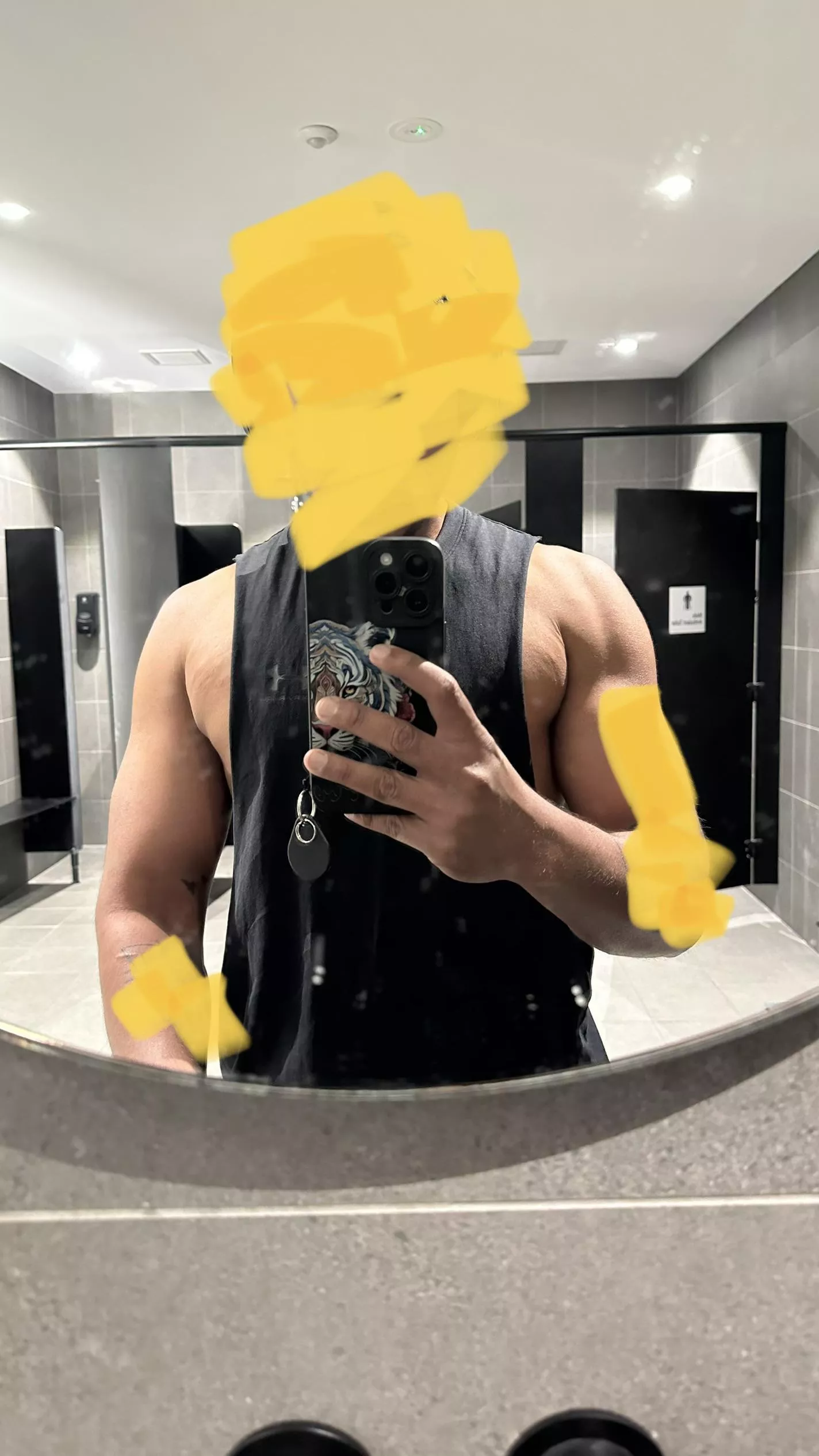 Looking to pleasure a nice girl (m)24