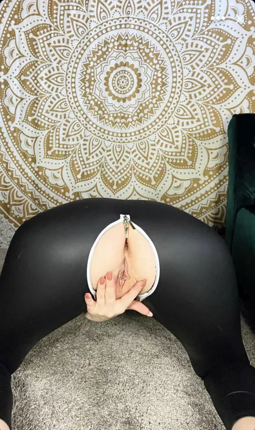 Looks like wife is ready for hump day😻🦋🍑