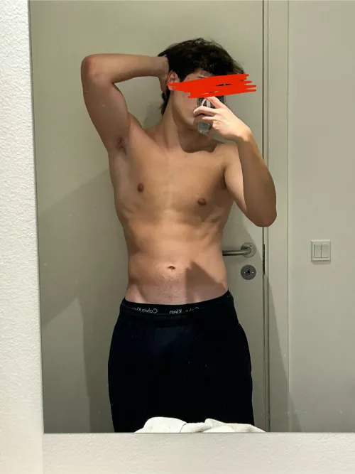 m18 new in Denmark looking for some interesting guys