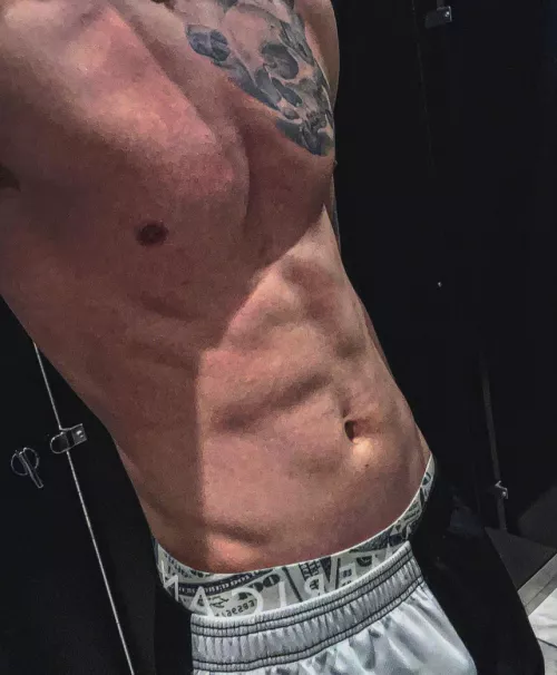 Male 23 looking for female dm me