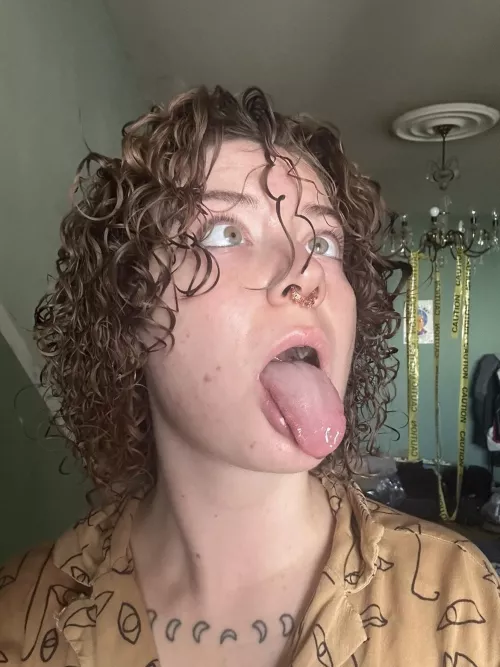 Messy messy girl 🙄