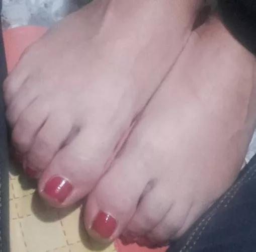 Moglie con bei piedi