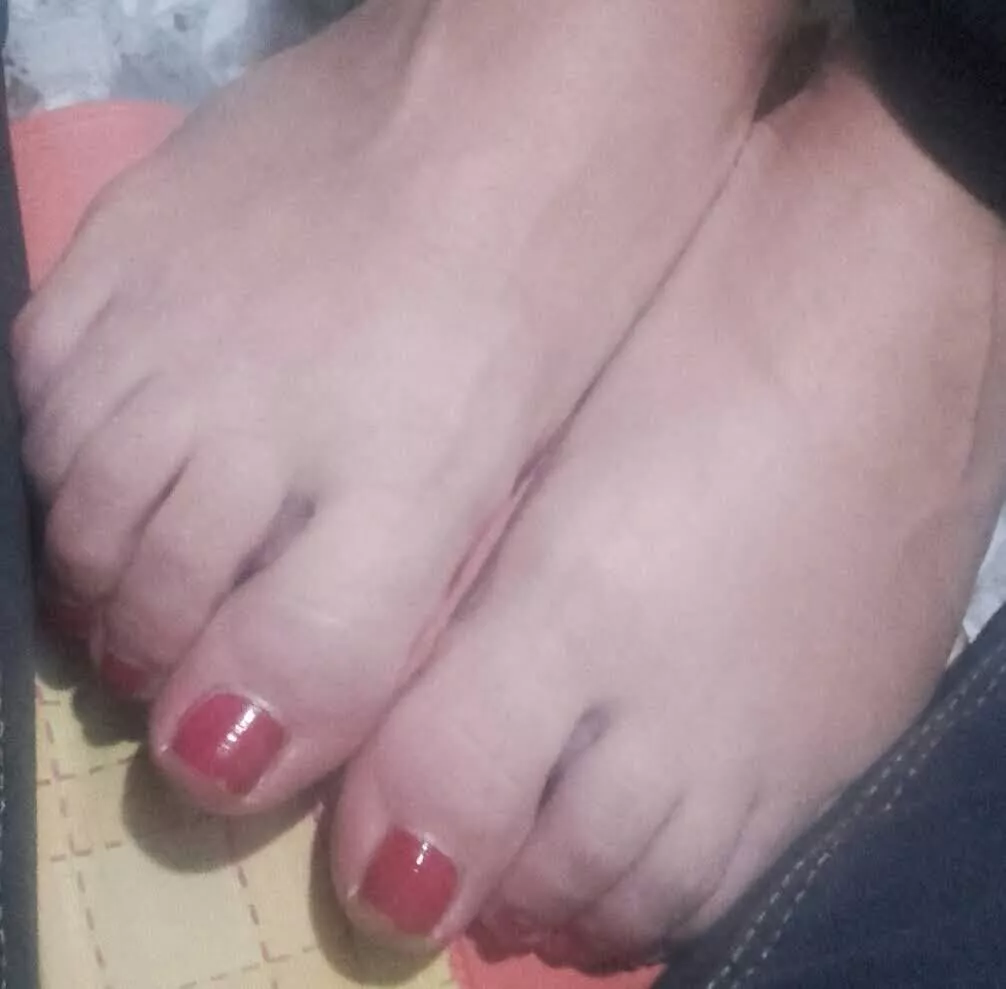 Moglie con bei piedi