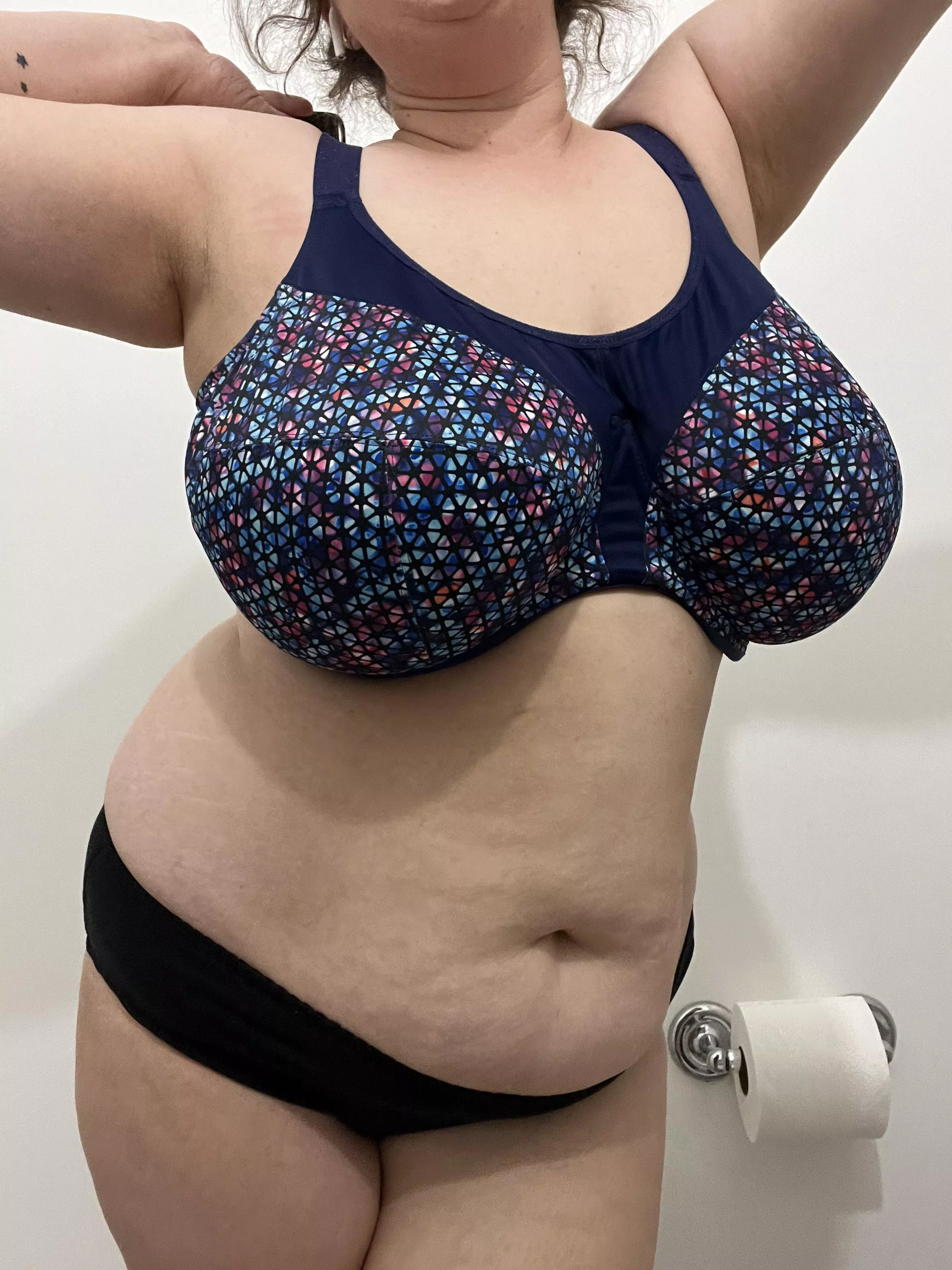 Momma wants some big hands to take this off 