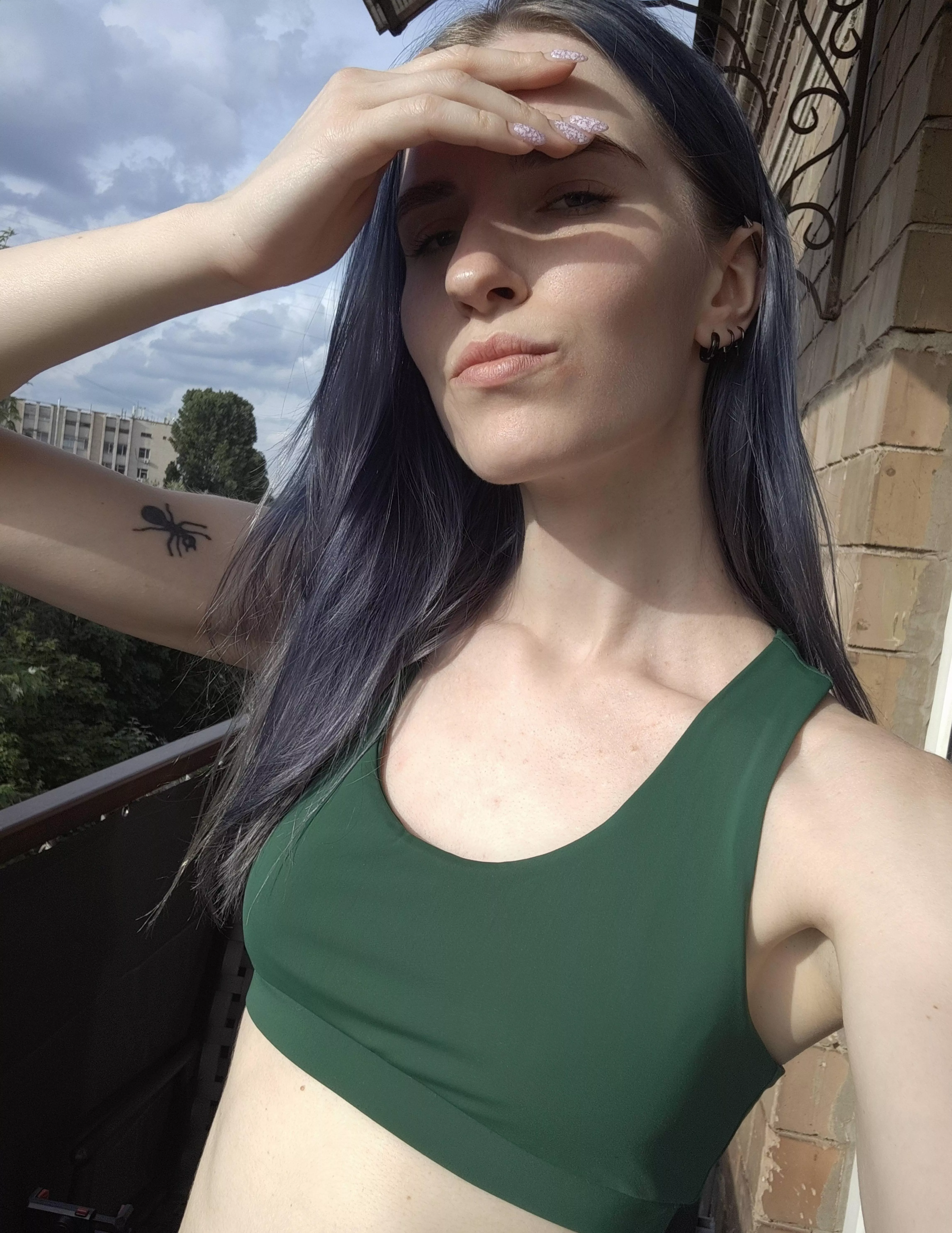 my top looks good on me mmm