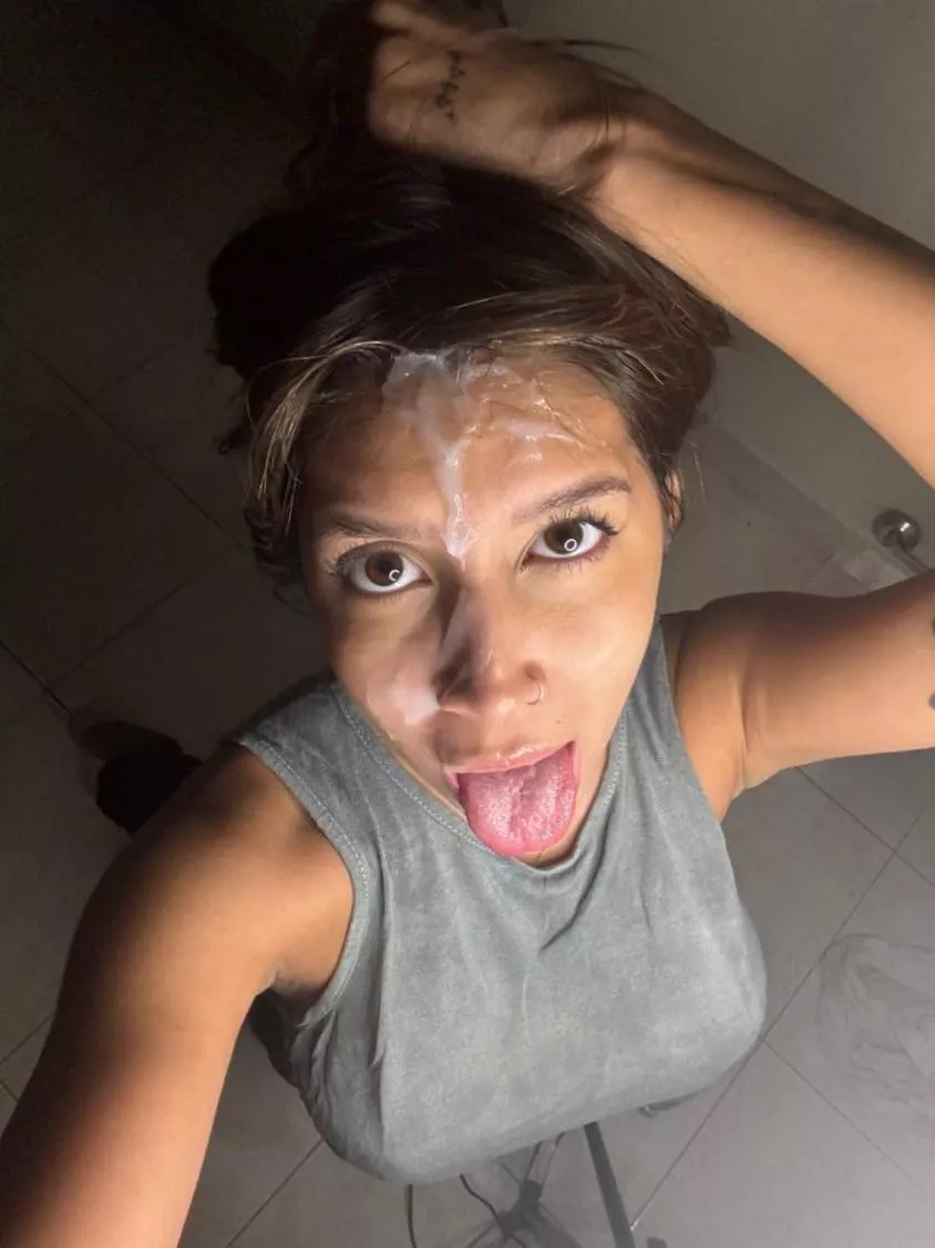 My young face is always happy for hot sperm
