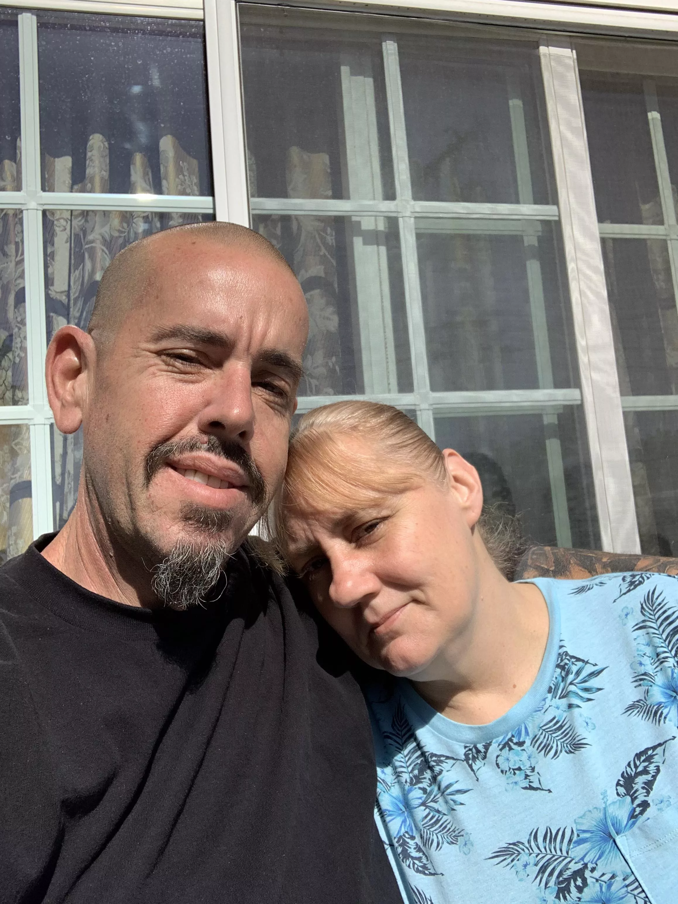 New to OC looking to go out for drinks tonight , any good bars in Orange or near Orange ? Maybe meet some like minded couples 