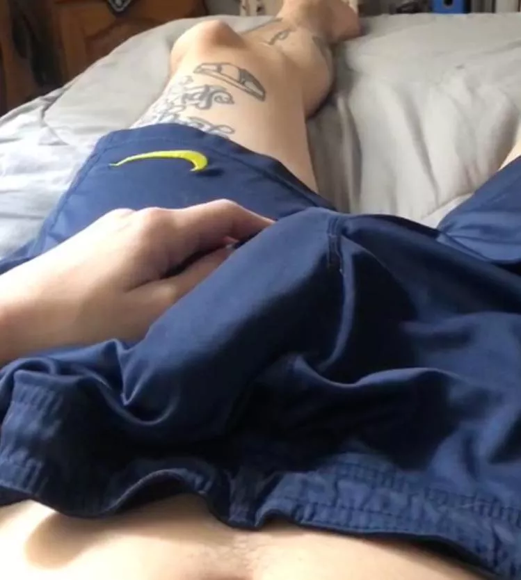 No acabo hace un mes. Me ayudan? Solo mujeres o trans por hoy
