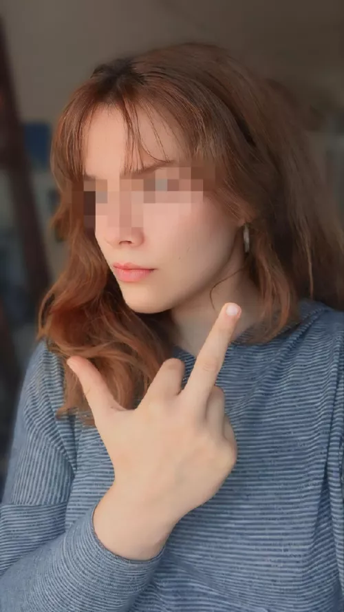 Normal guys don't jerk off to fingers. Fuck off🖕