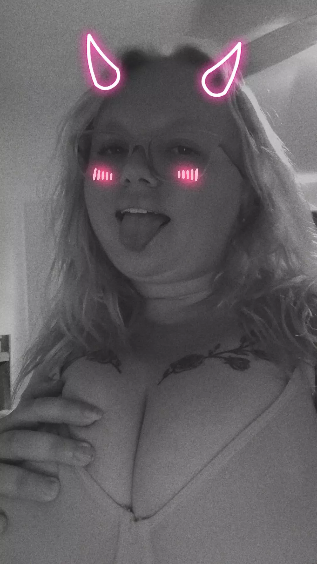 Pregnant and a swinger. Do these line up with any kinks we can make happen?