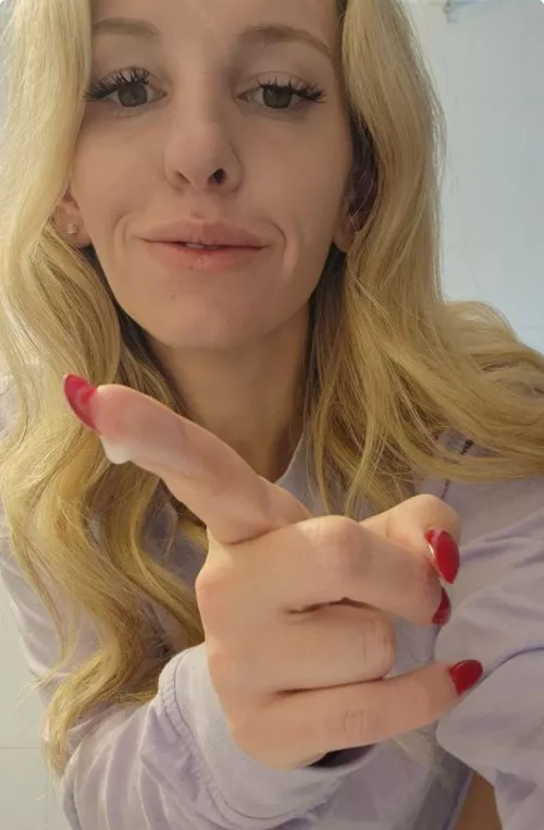 Suck the cum off my finger 